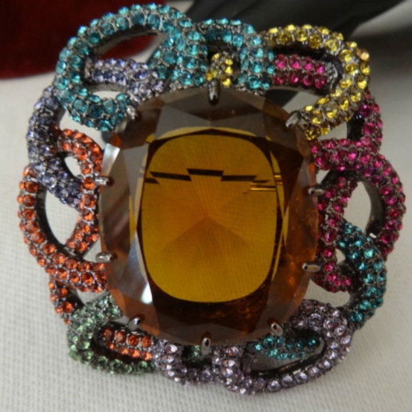 Collectible JOAN RIVERS Rhinestone Glass Brooch - Picture 2 of 7